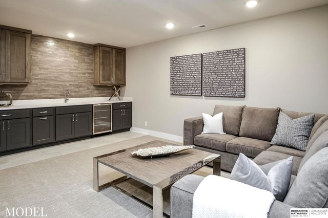 3016 S 209th Court, Elkhorn, NE 68022