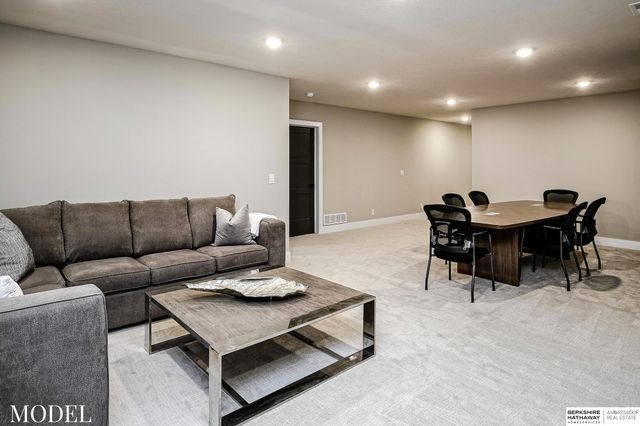 3016 S 209th Court, Elkhorn, NE 68022