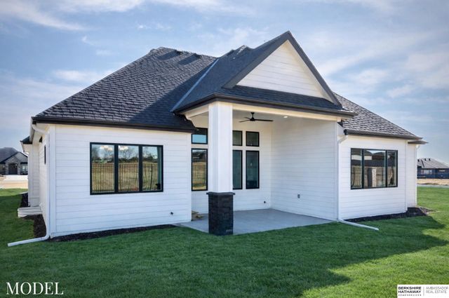 3016 S 209th Court, Elkhorn, NE 68022