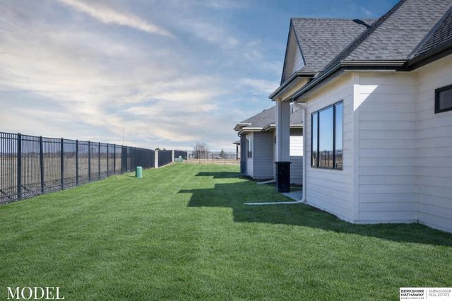 3016 S 209th Court, Elkhorn, NE 68022