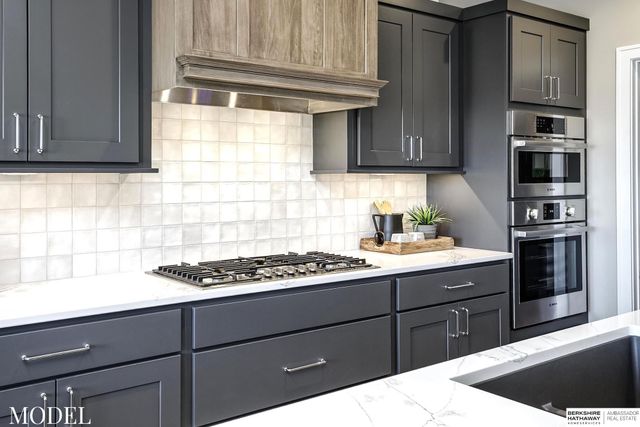 3016 S 209th Court, Elkhorn, NE 68022