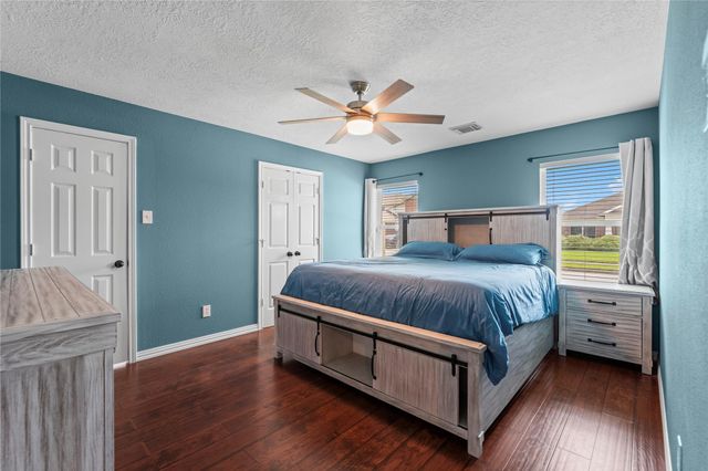 10819 Redwood Drive, Baytown, TX 77523