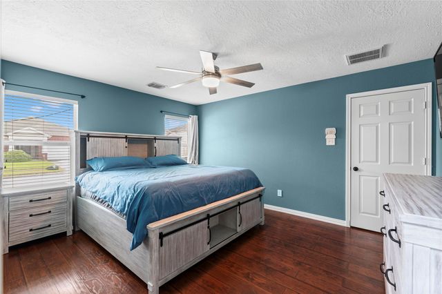 10819 Redwood Drive, Baytown, TX 77523