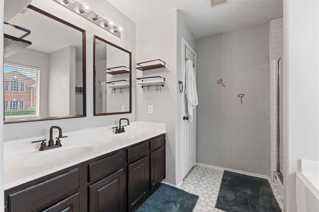 10819 Redwood Drive, Baytown, TX 77523
