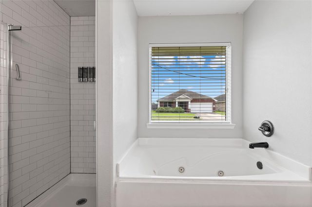 10819 Redwood Drive, Baytown, TX 77523