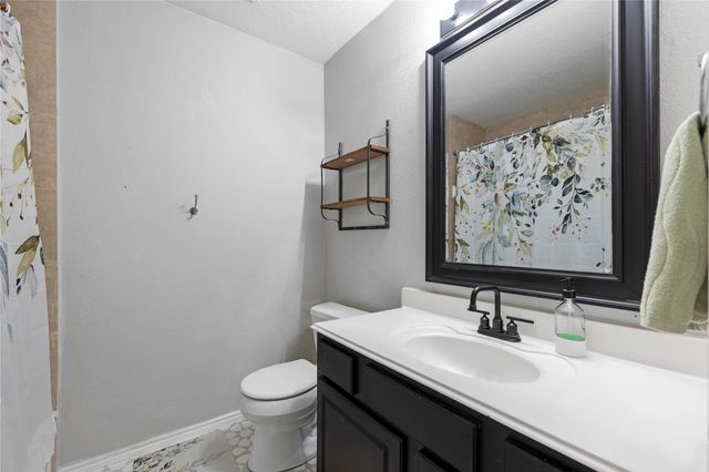 10819 Redwood Drive, Baytown, TX 77523