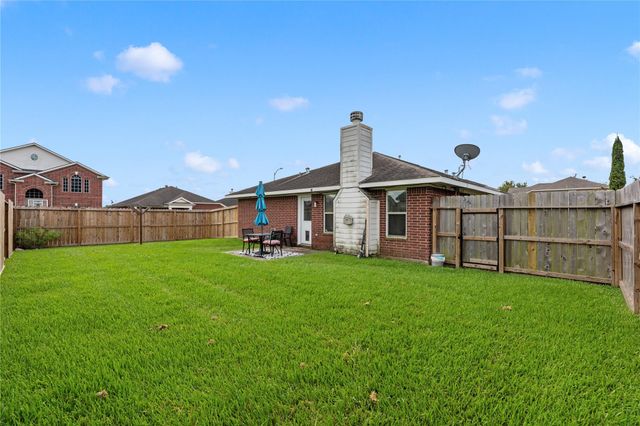 10819 Redwood Drive, Baytown, TX 77523