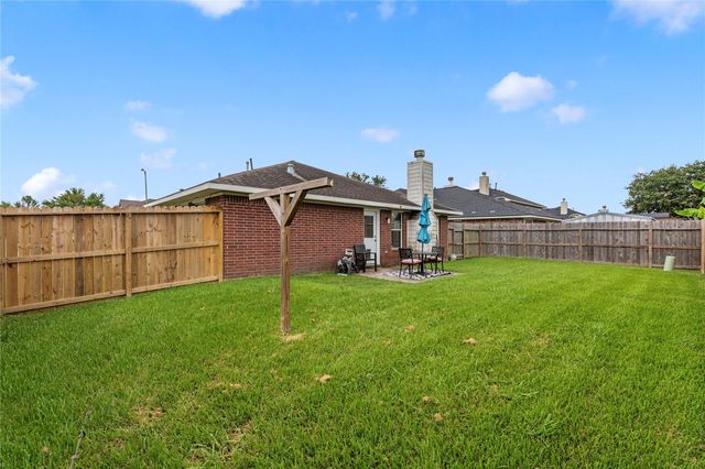 10819 Redwood Drive, Baytown, TX 77523