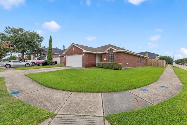 10819 Redwood Drive, Baytown, TX 77523