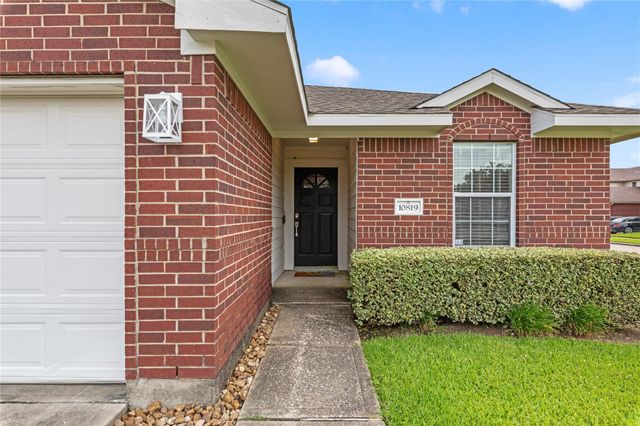 10819 Redwood Drive, Baytown, TX 77523