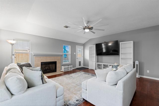 10819 Redwood Drive, Baytown, TX 77523