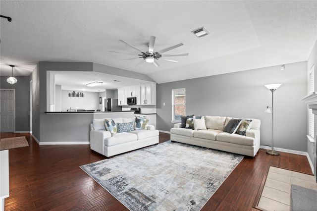 10819 Redwood Drive, Baytown, TX 77523