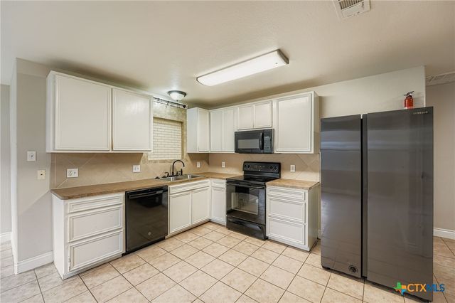 304 S Main Street, Elgin, TX 78621