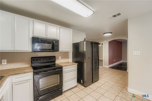 304 S Main Street, Elgin, TX 78621