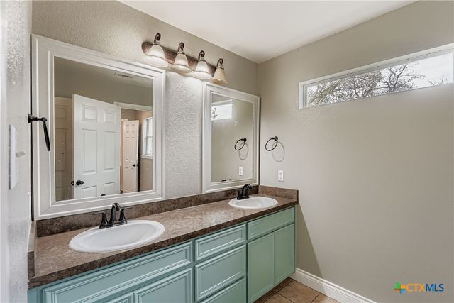 304 S Main Street, Elgin, TX 78621