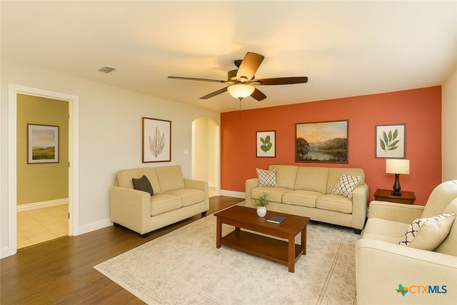 304 S Main Street, Elgin, TX 78621