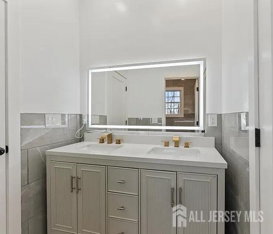 1855 Woodland Avenue, Edison, NJ 08820