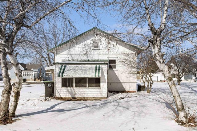 1513 28TH AVENUE, Menomonie, MI 49858