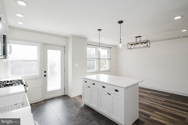 1525 KENNEWICK RD, Baltimore, MD 21218