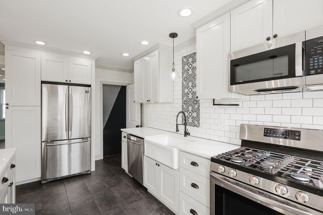 1525 KENNEWICK RD, Baltimore, MD 21218