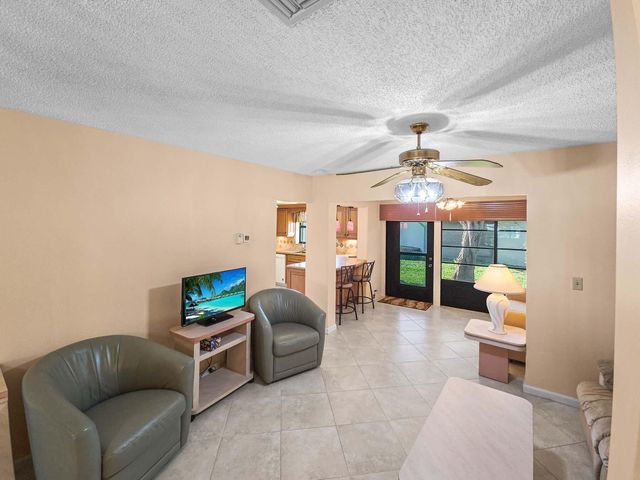 9810 Tabebuia Tree Drive B, Boynton Beach, FL 33436