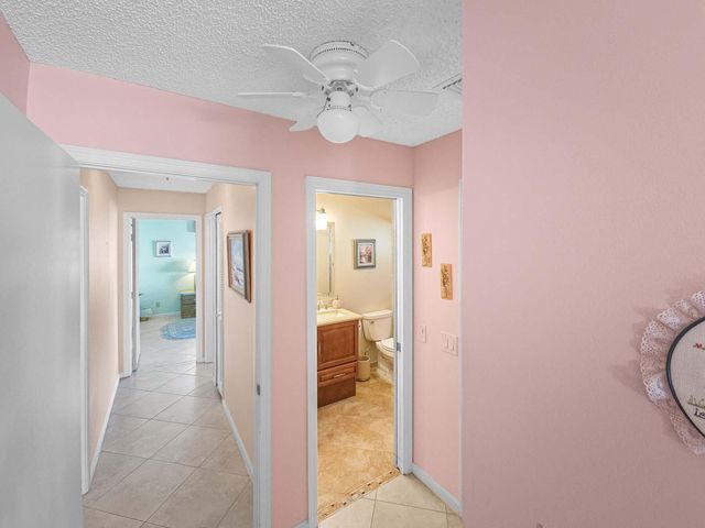 9810 Tabebuia Tree Drive B, Boynton Beach, FL 33436