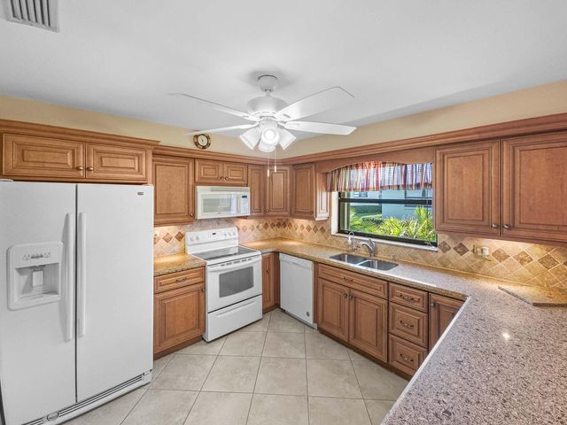 9810 Tabebuia Tree Drive B, Boynton Beach, FL 33436