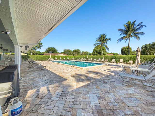 9810 Tabebuia Tree Drive B, Boynton Beach, FL 33436
