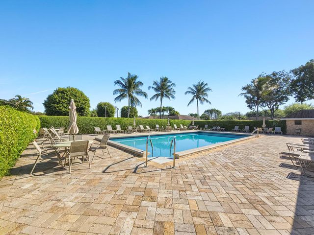 9810 Tabebuia Tree Drive B, Boynton Beach, FL 33436