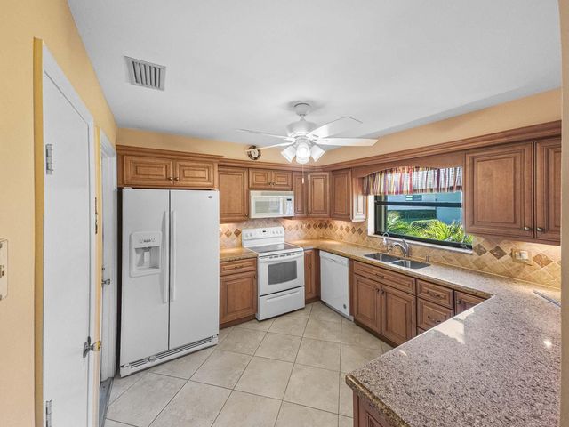 9810 Tabebuia Tree Drive B, Boynton Beach, FL 33436