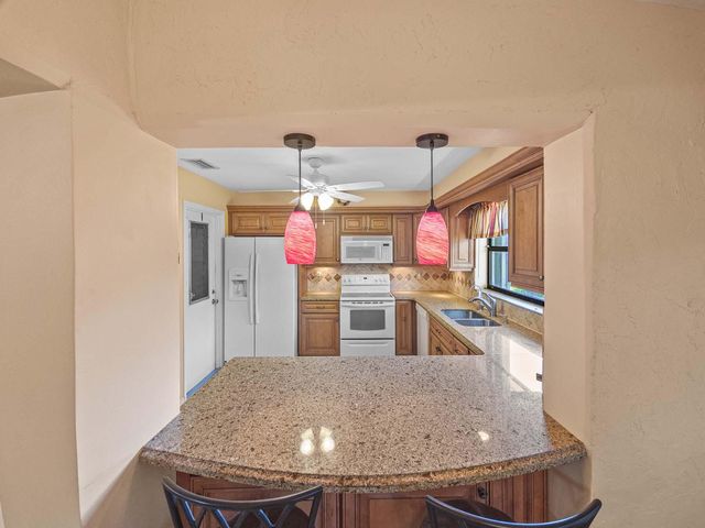 9810 Tabebuia Tree Drive B, Boynton Beach, FL 33436