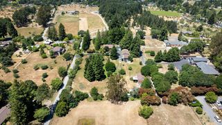 1415 Schaeffer Rd, Sebastopol, CA 95472