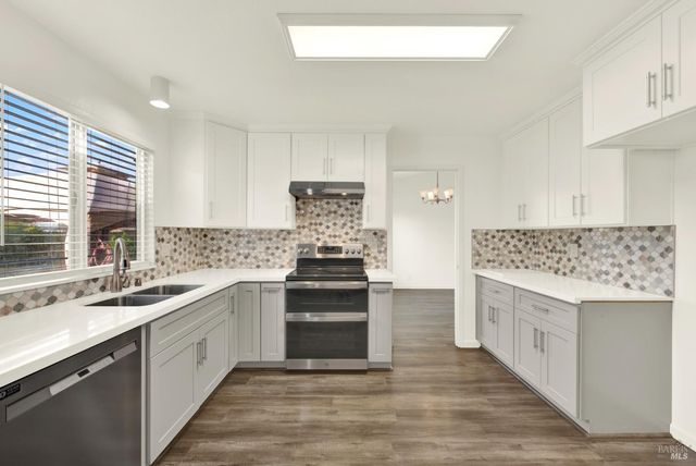 910 Hidden Cove Way, Suisun City, CA 94585