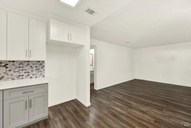 910 Hidden Cove Way, Suisun City, CA 94585