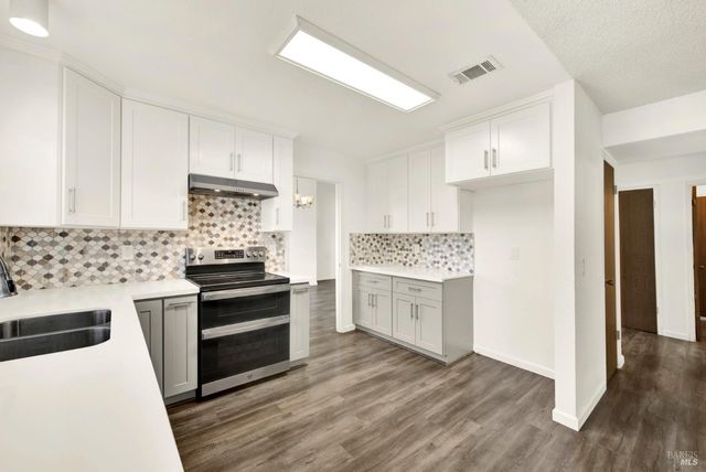 910 Hidden Cove Way, Suisun City, CA 94585