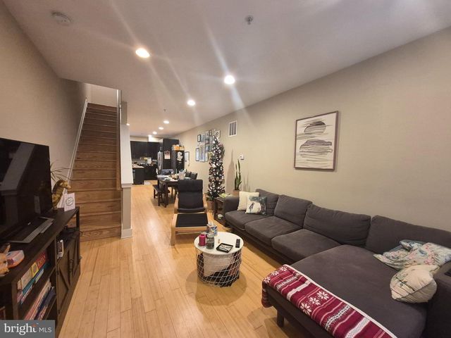 2544 MONTROSE ST, Philadelphia, PA 19146