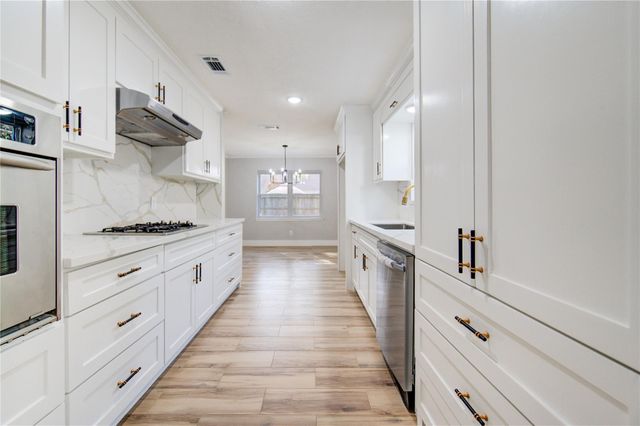 9719 Lawngate Drive, Houston, TX 77080