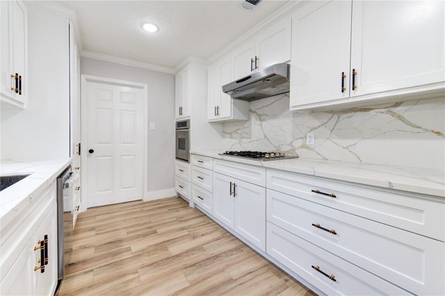 9719 Lawngate Drive, Houston, TX 77080