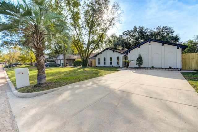 9719 Lawngate Drive, Houston, TX 77080