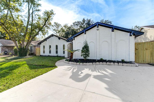 9719 Lawngate Drive, Houston, TX 77080