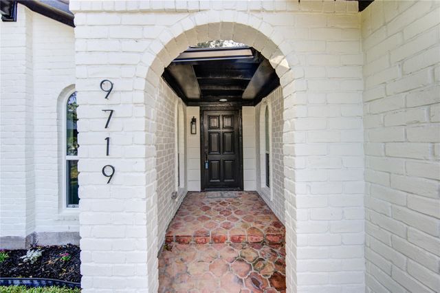 9719 Lawngate Drive, Houston, TX 77080