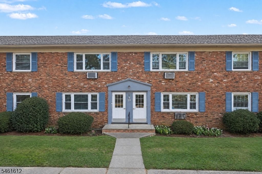 39 Wedgewood Drive 111, Verona Twp., NJ 07044 — photo 2