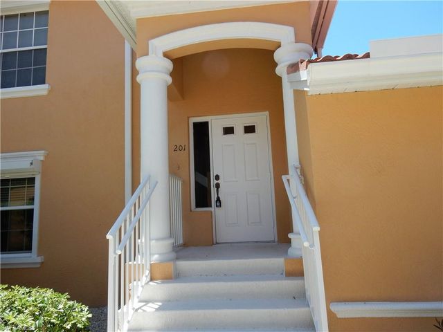 13831 Eagle Ridge Lakes DR 201, Fort Myers, FL 33912