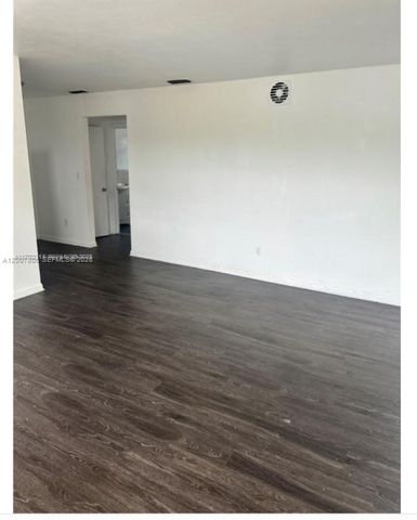 1931 NE 168th St 3, North Miami Beach, FL 33162