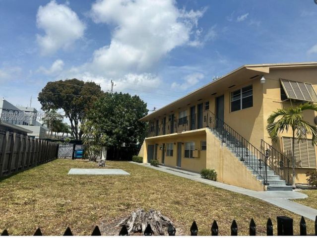 1931 NE 168th St 3, North Miami Beach, FL 33162
