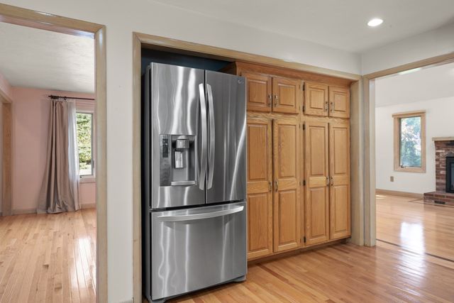 109 Hampton Rd, Sharon, MA 02067
