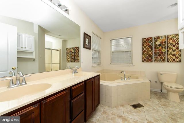 5 CONCORD BLVD, Sicklerville, NJ 08081