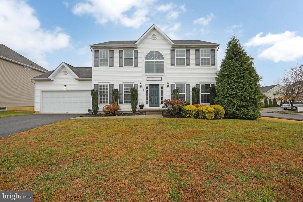 5 CONCORD BLVD, Sicklerville, NJ 08081