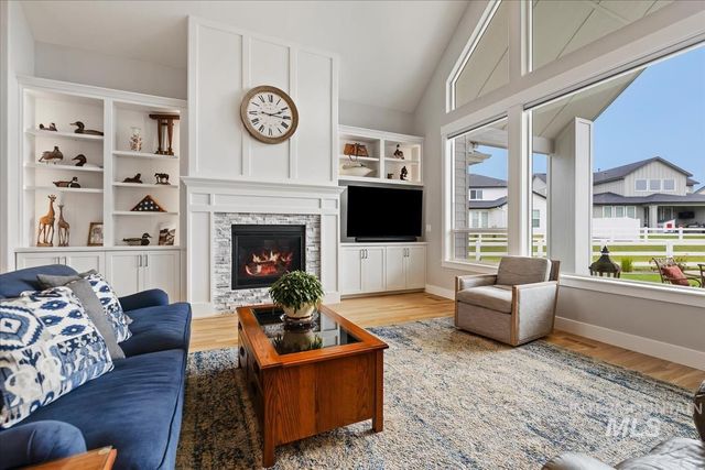 8253 W Brooks Dr, Boise, ID 83714