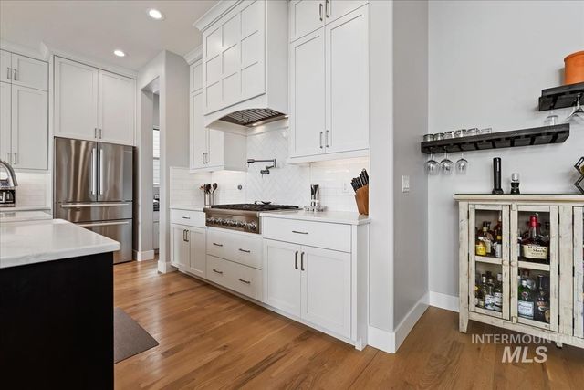 8253 W Brooks Dr, Boise, ID 83714